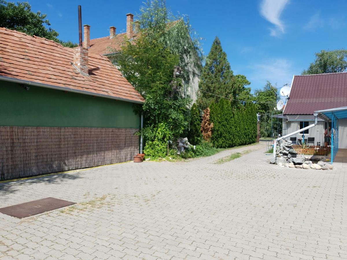 Pensiunea Schwartzy Hotel Makó Exterior foto